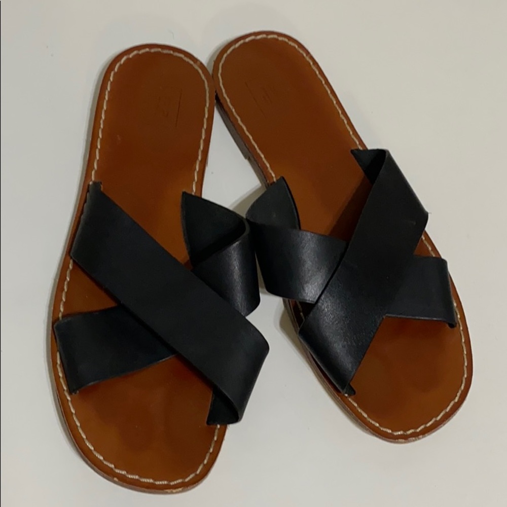 Gap leather sandals